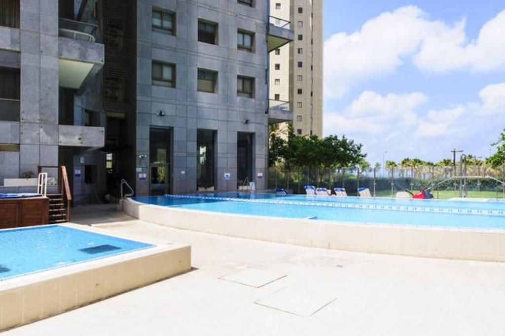 Holiday Stay With Pool And Sea View Netanya Exterior photo